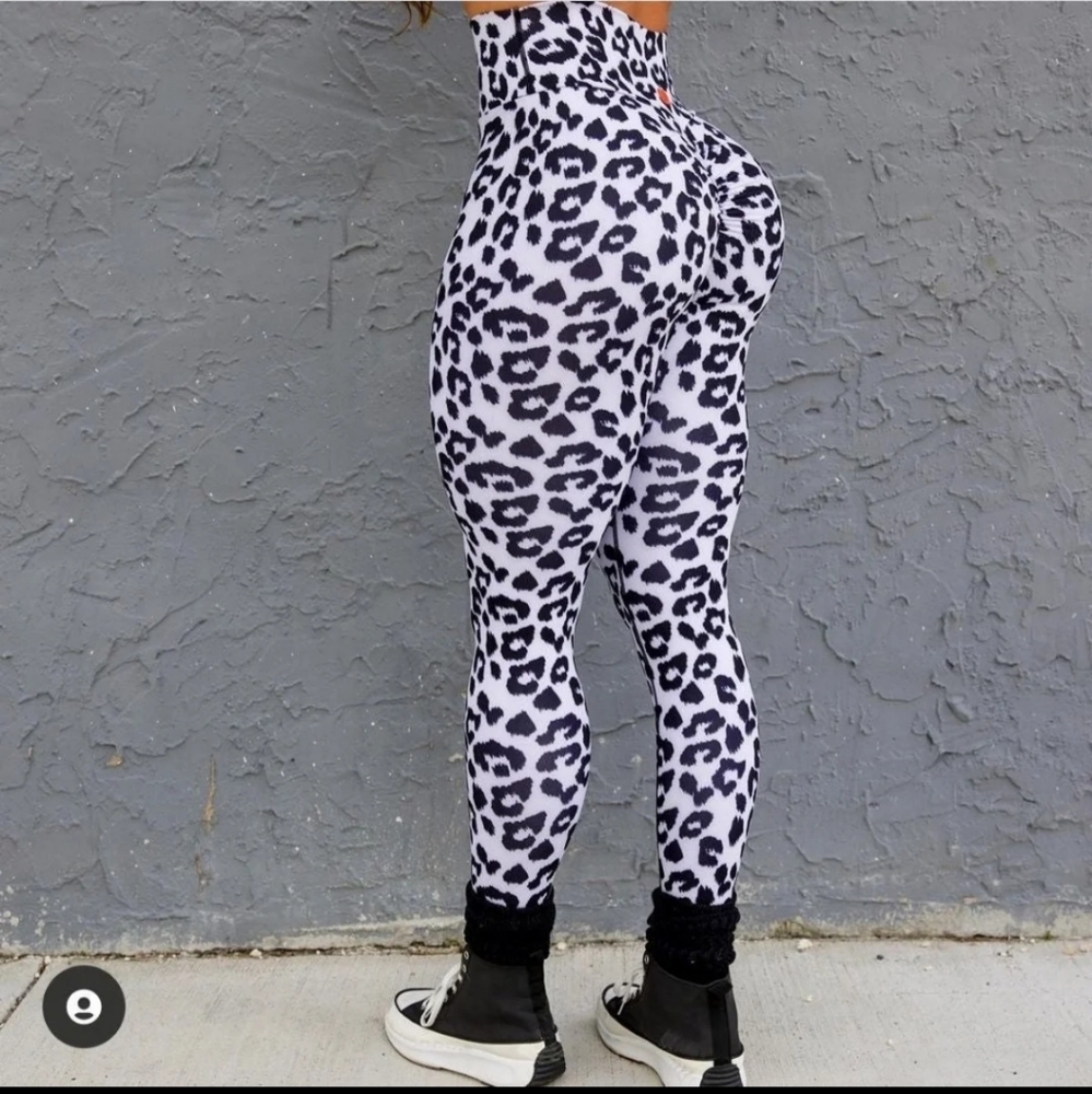 Peached By Nellie leggings